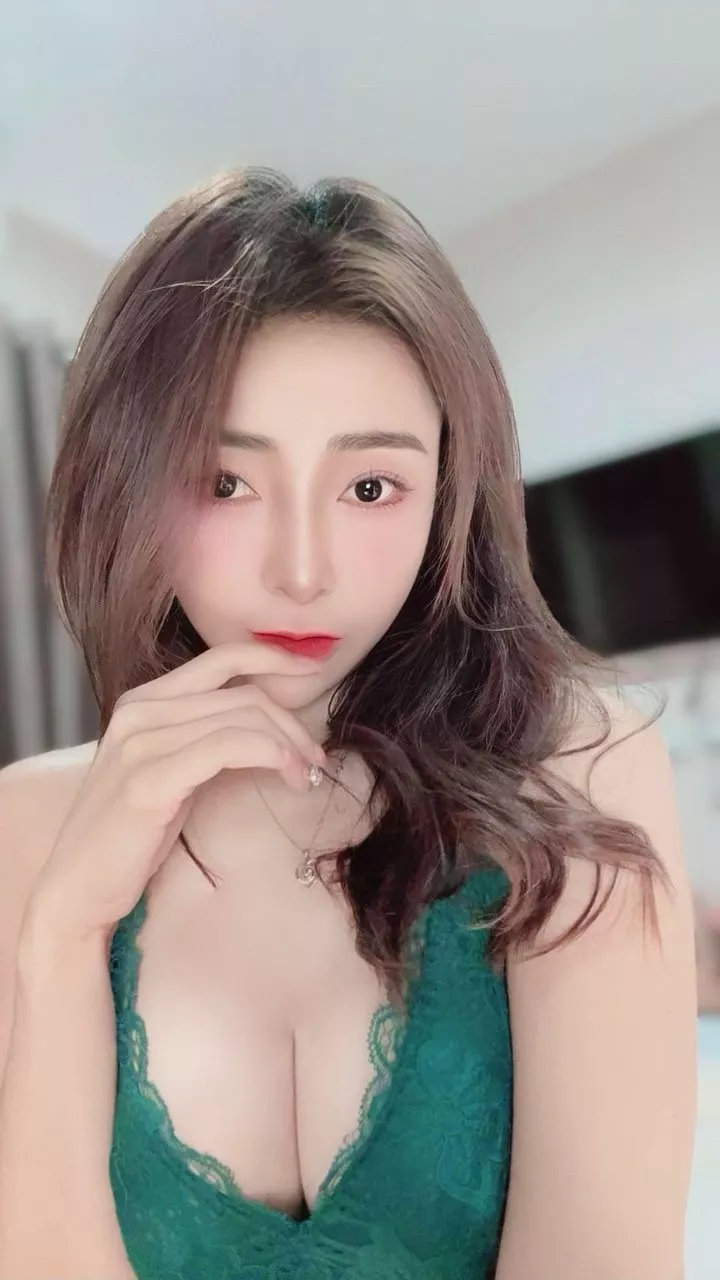 又深