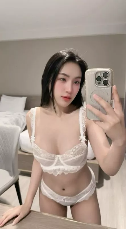 白伊